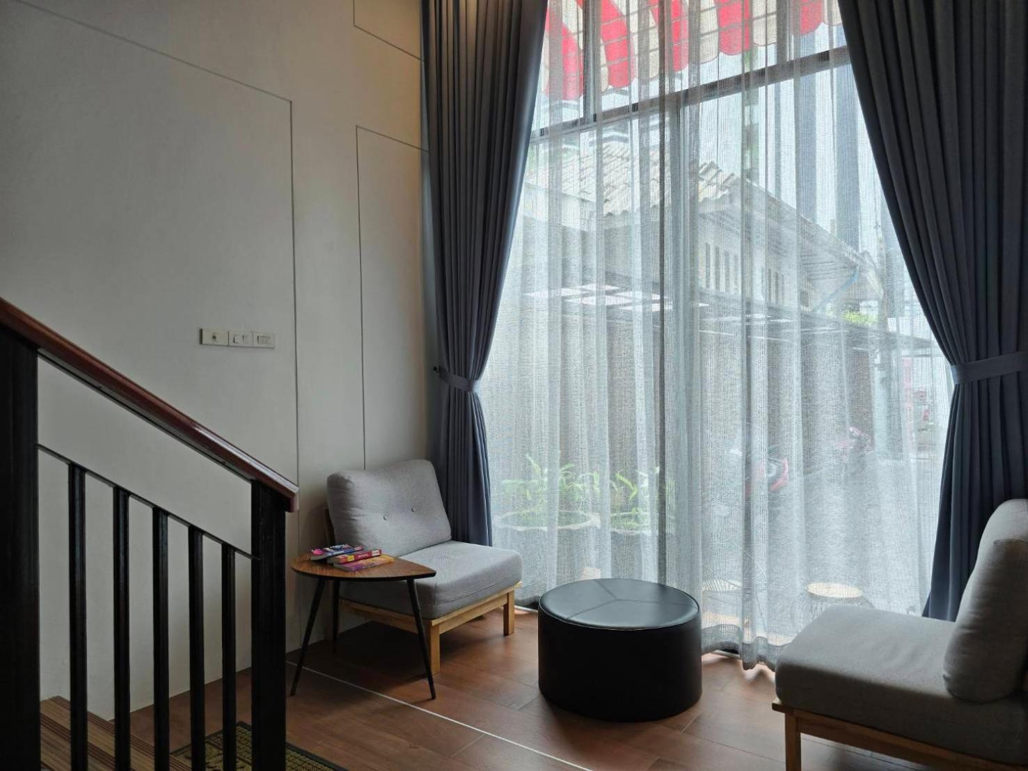 เรดดอร์ Hotel กรุงเทพมหานคร ภายนอก รูปภาพ