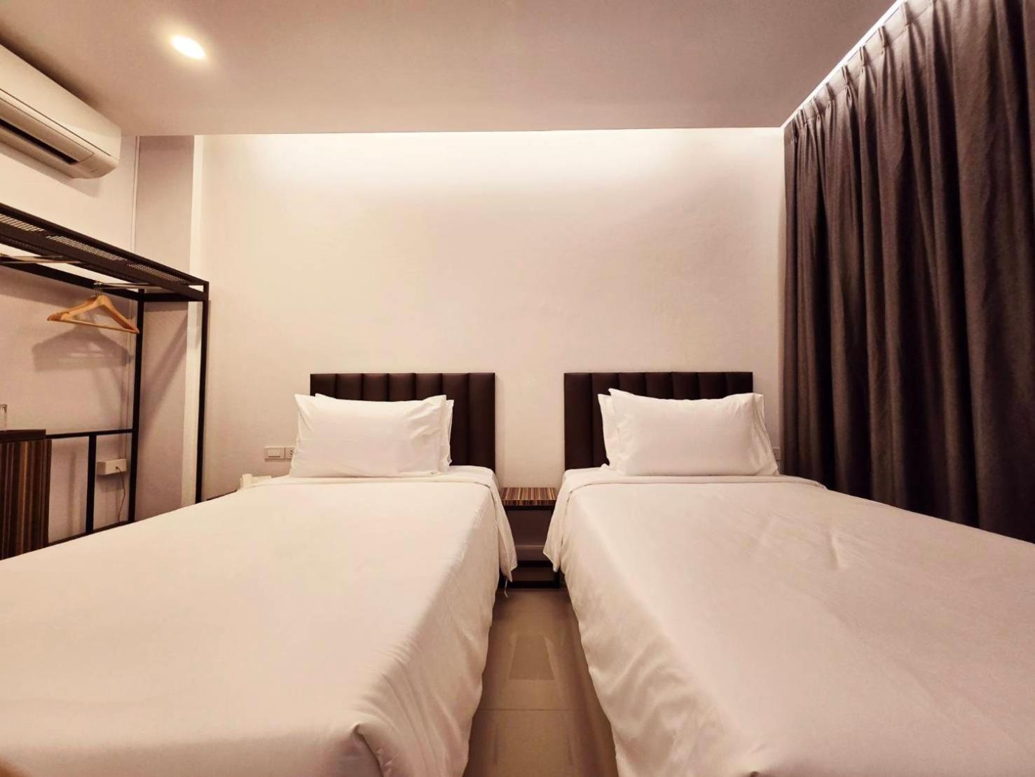 เรดดอร์ Hotel กรุงเทพมหานคร ภายนอก รูปภาพ