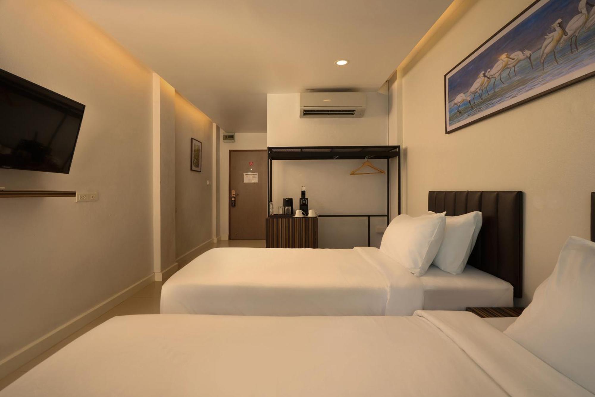 เรดดอร์ Hotel กรุงเทพมหานคร ภายนอก รูปภาพ
