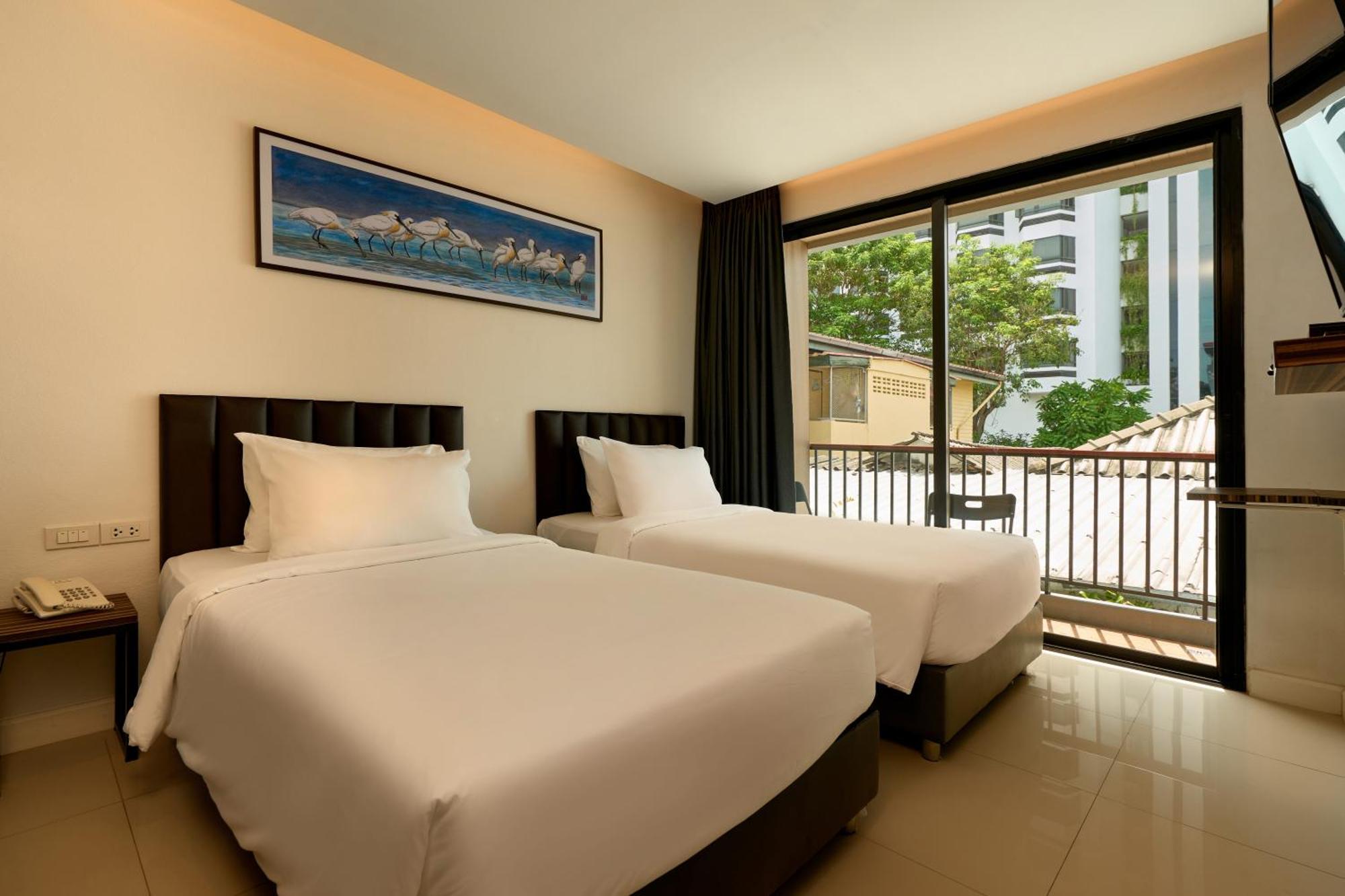 เรดดอร์ Hotel กรุงเทพมหานคร ภายนอก รูปภาพ