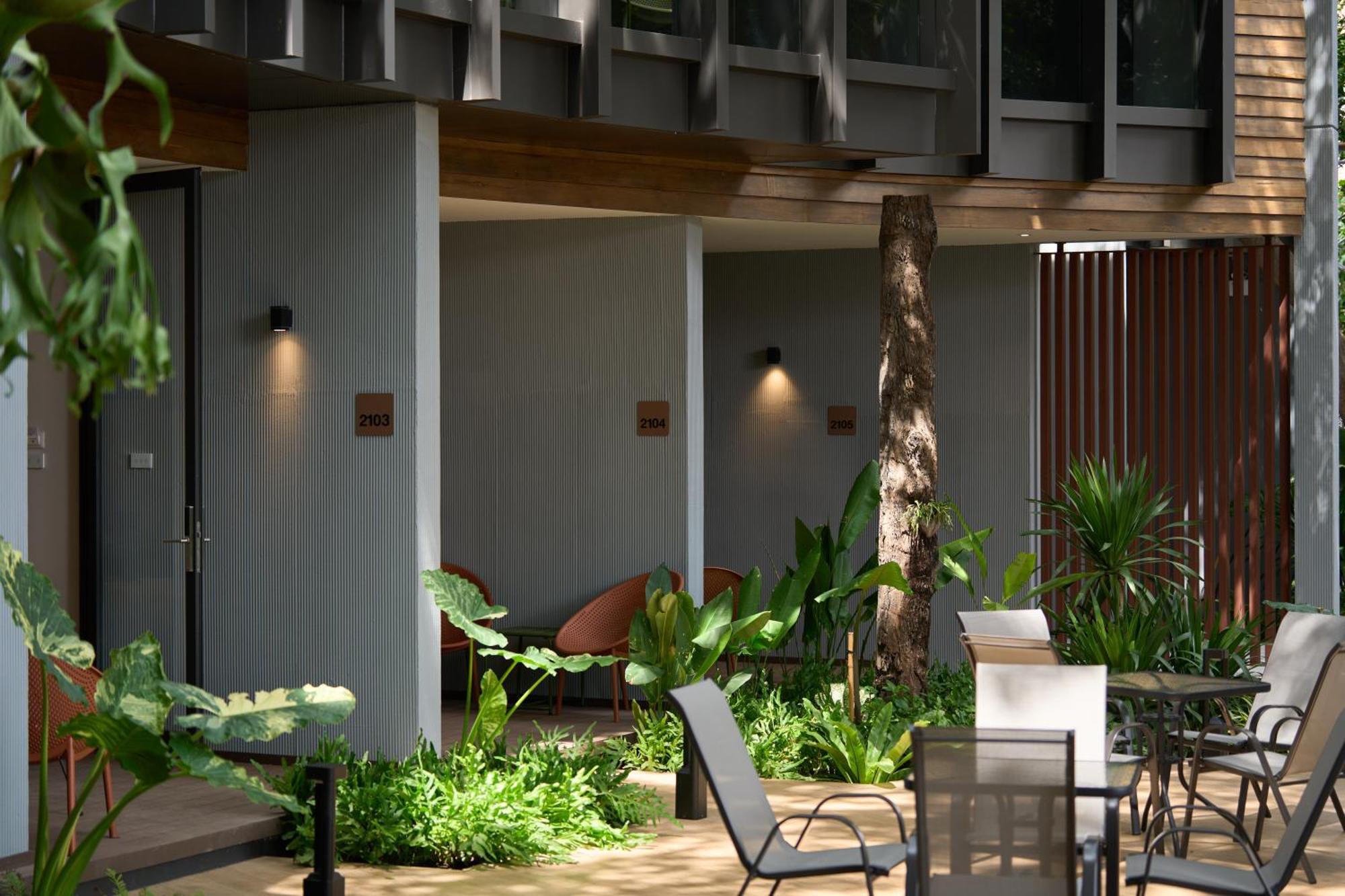 เรดดอร์ Hotel กรุงเทพมหานคร ภายนอก รูปภาพ