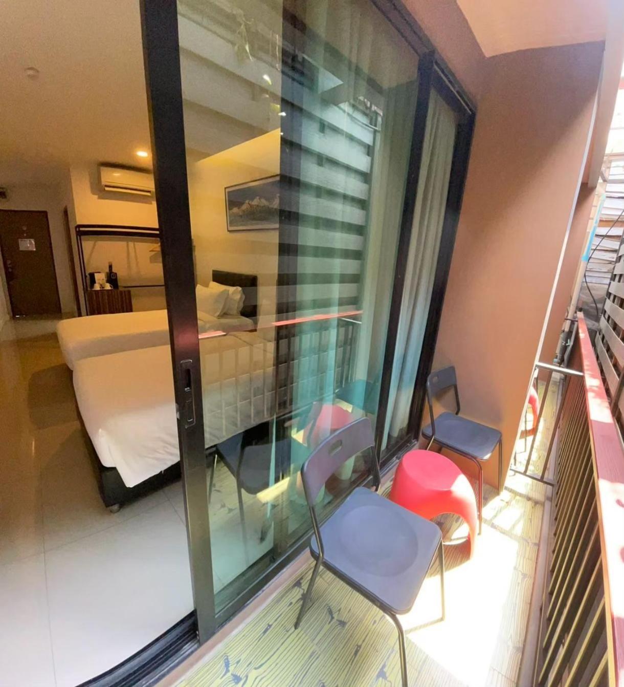 เรดดอร์ Hotel กรุงเทพมหานคร ภายนอก รูปภาพ