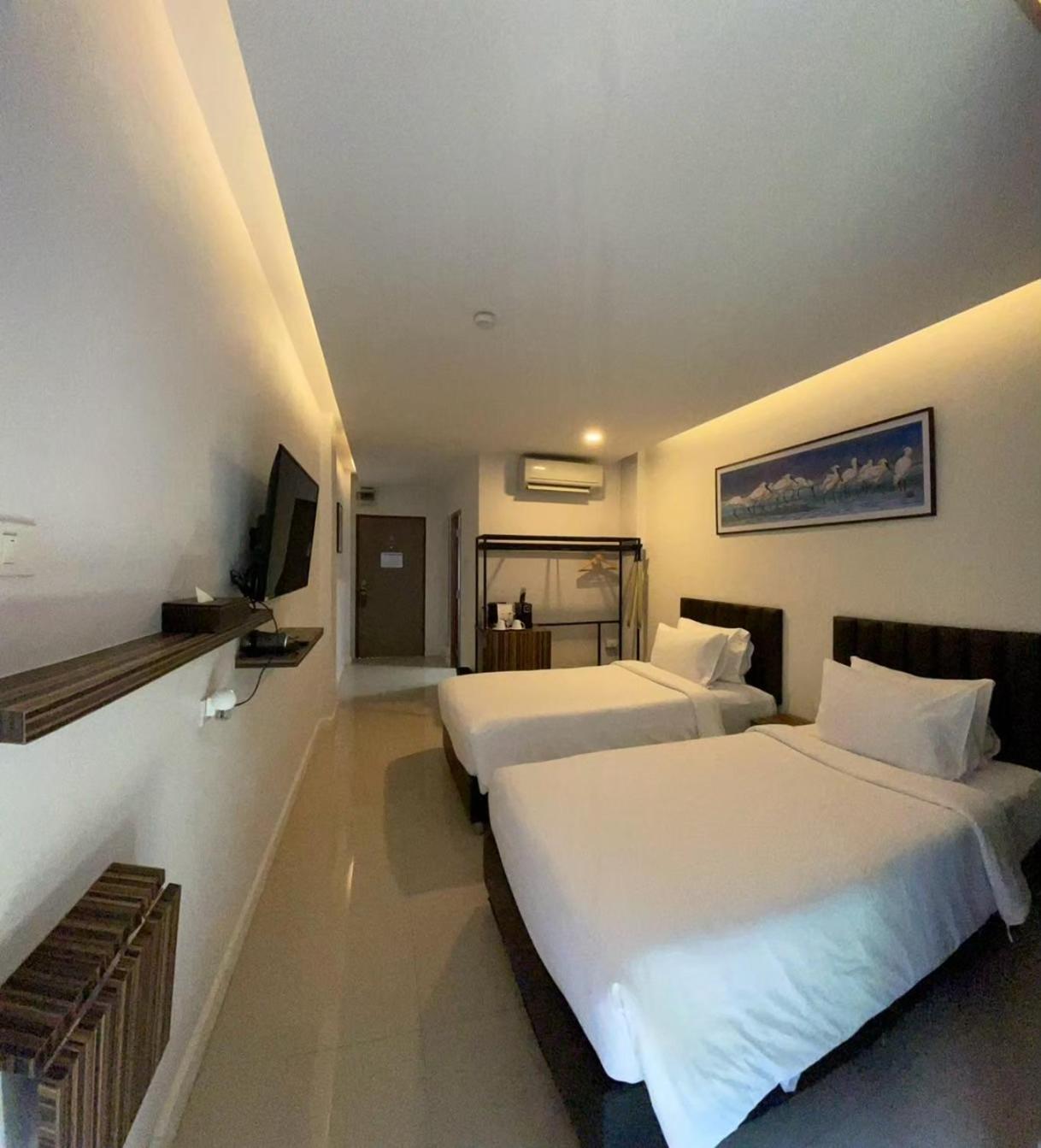 เรดดอร์ Hotel กรุงเทพมหานคร ภายนอก รูปภาพ